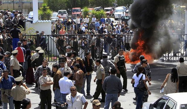 Disturbios en Ecuador tras intento de golpe de Estado