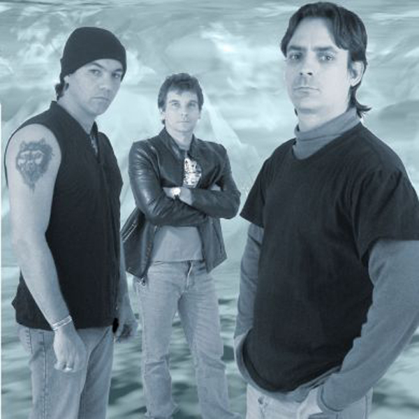 Latour junto al grupo Havana