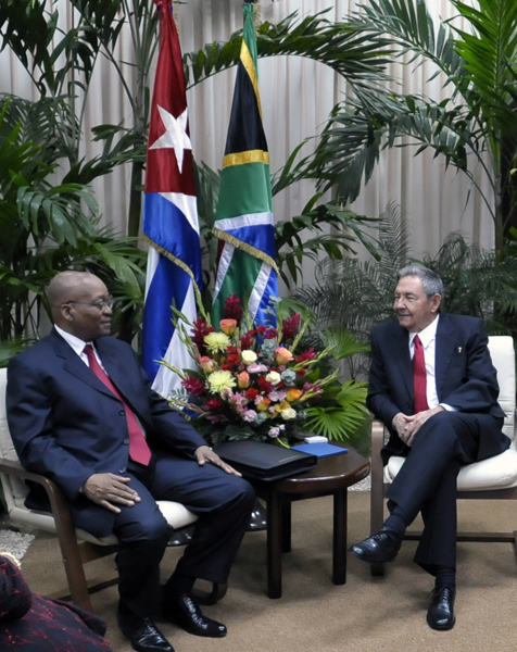 Raúl Castro Ruz y Jacob Gedleyihlekisa Zuma