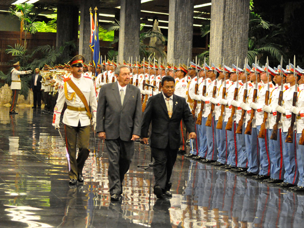 Recibe Raúl al Presidente de Nauru