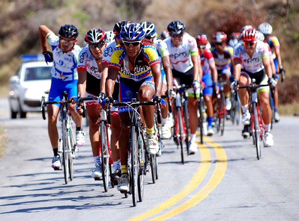 Ciclistas cubanos competirán en Venezuela y Argentina