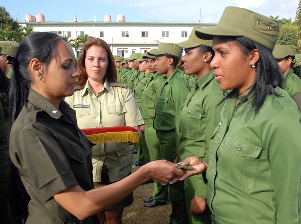 Jóvenes egresados de cursos de formación especializada