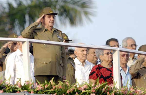 Revista Militar y desfile popular en la Plaza de la Revolución 