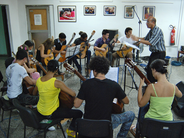 Orquesta Juvenil de Guitarra