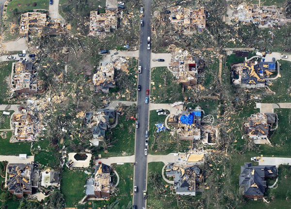 Tornado destruye zonas de Kansas