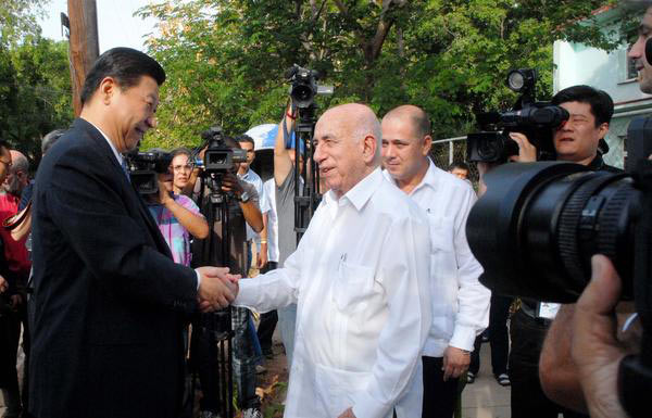 Visita vicepresidente chino centro de salud en Cuba