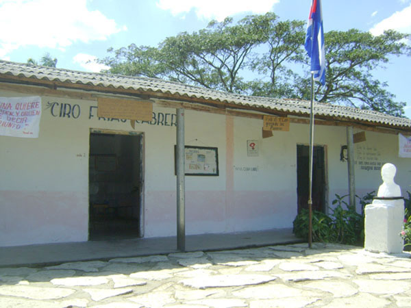 Escuela primaria, Ciro Frías Cabreras