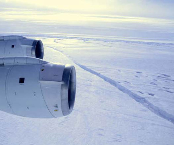 Iceberg del tamaño de Berlín se forma en Antártica