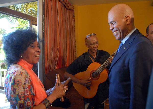 Michel Joseph Martelly y Eva Griñan