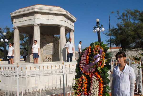 Marcha en tributo a los ocho estudiantes de medicina