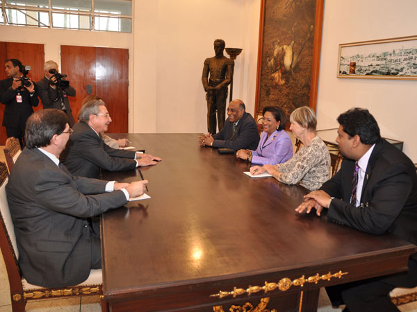 Raúl se reunió con Kamla Persad-Bissessar