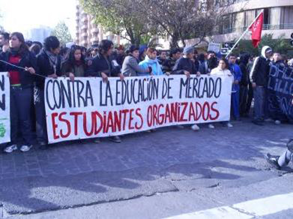 Estudiantes han de ser protagonistas en el combate