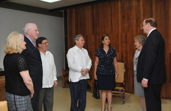 Raúl Castro recibió a senadores norteamericanos