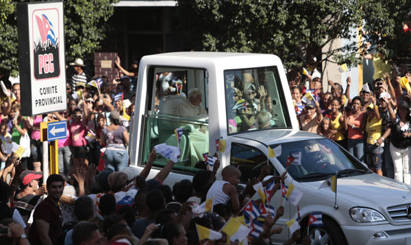 El pueblo de Santiago de Cuba recibe al Papa Benedicto XVI