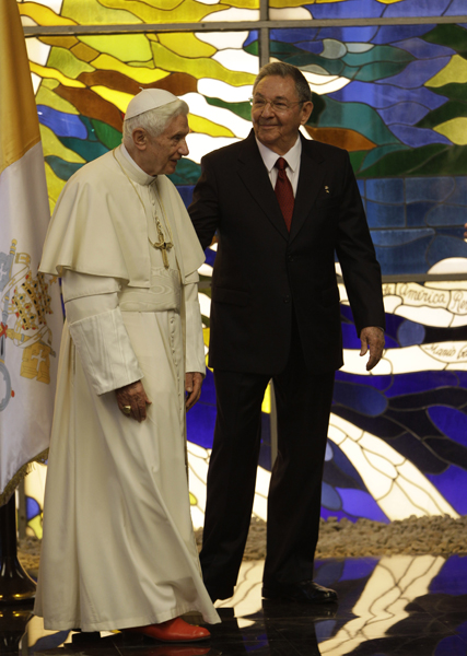 Papa Benedicto XVI y Raúl Castro