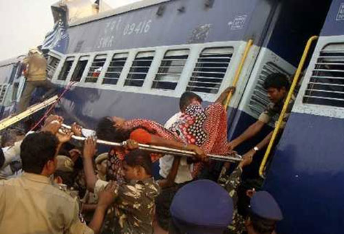 Choque de trenes en la India