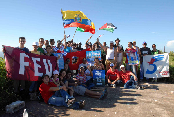 Jóvenes cubanos