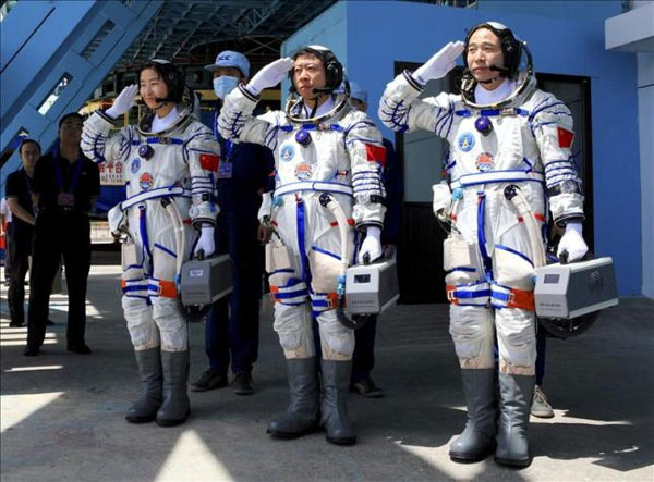 Tripulación de la Shenzhou-IX
