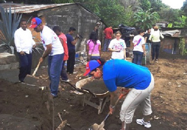 Representantes de la juventud cubana