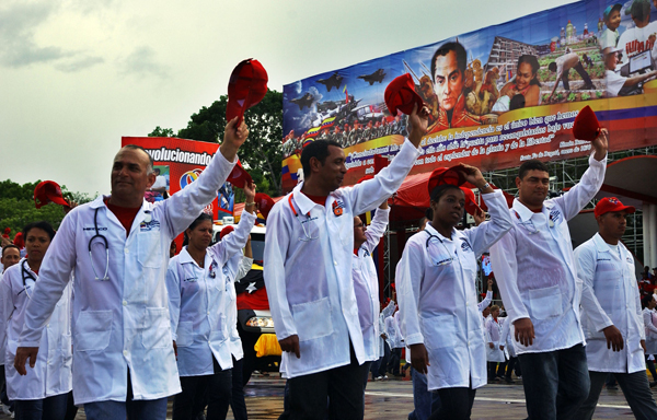 Médicos cubanos