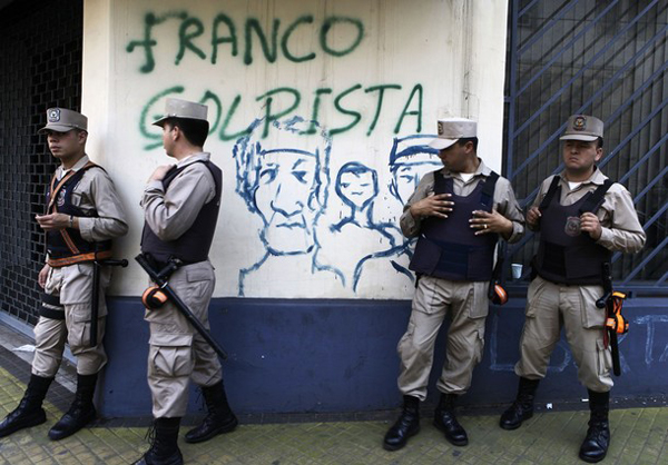 Policías en Paraguay