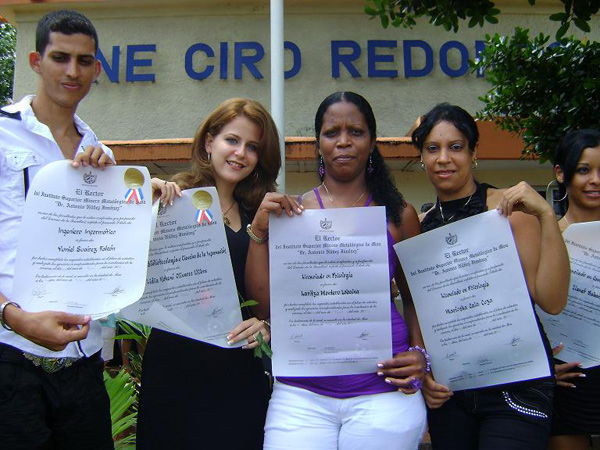 Jóvenes graduados