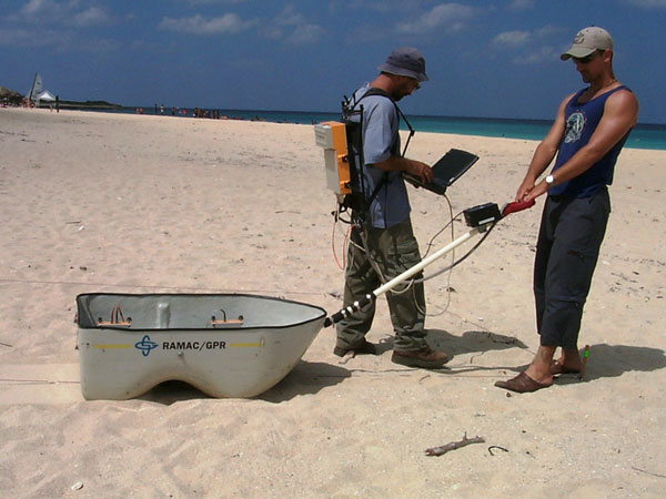 Investigadores cubanos