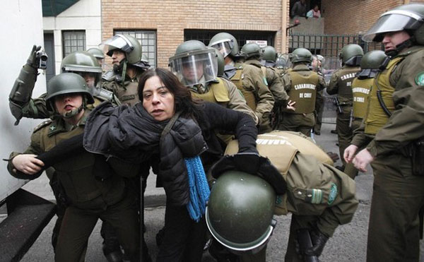 Policías antimotines