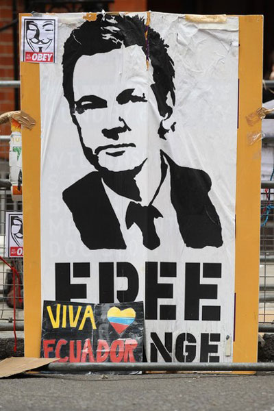 Carteles de apoyo a Julian Assange