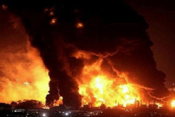 Incendio en Refinería de Pemex, México