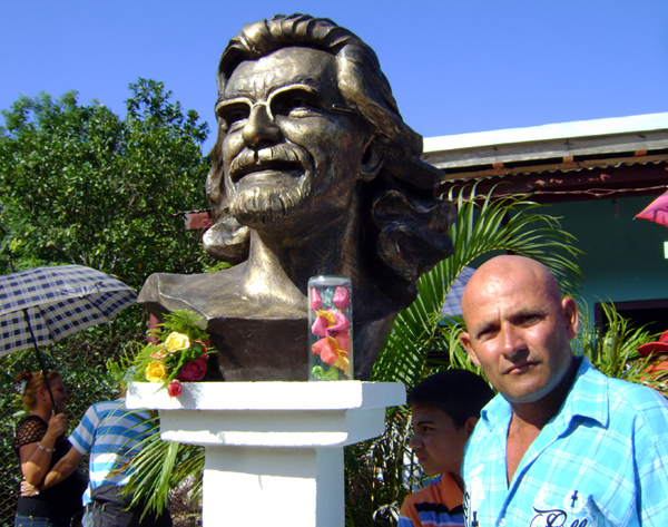 Busto del caricaturista Tomás Rodríguez Zayas (Tomy)