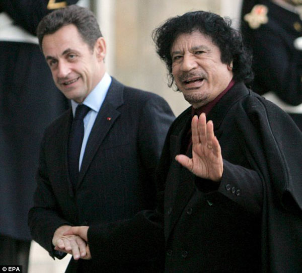 Sarkozy y Gaddafi