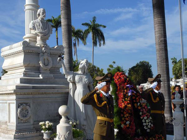 Jóvenes de escuelas militares