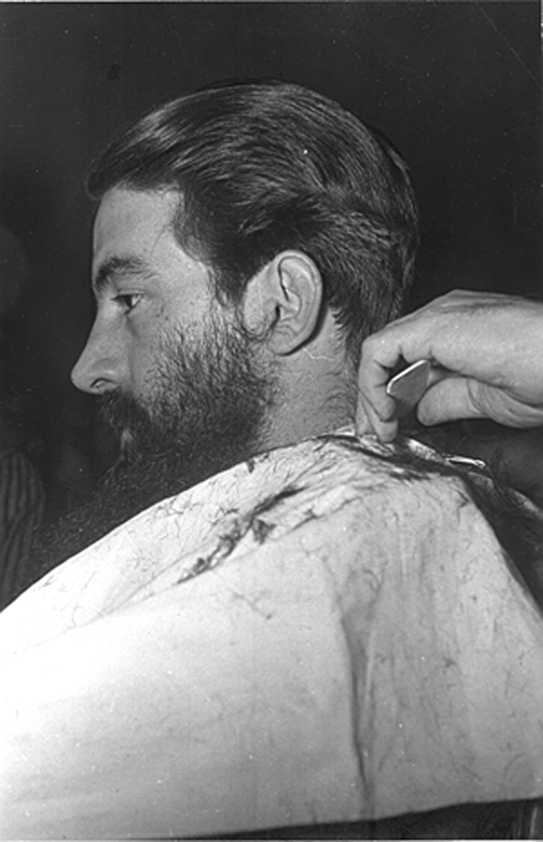 Camilo en el barbero