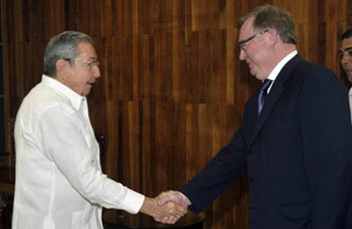 Recibe Raúl al Presidente de la Cámara de Cuentas de la Federación de Rusia.