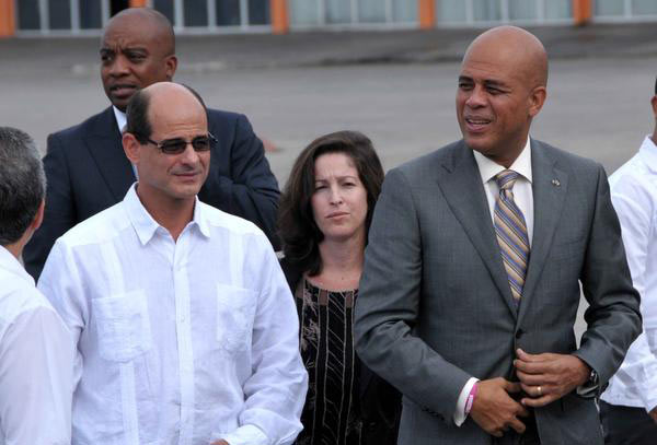 Arribó a Cuba presidente de Haití