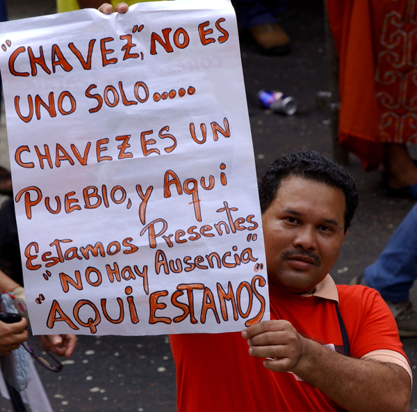 Concentración multitudinaria en Venezuela en apoyo a Chávez