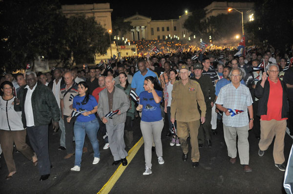 Marcha de las antorchas por el 160 aniversario del natalicio de José Martí.