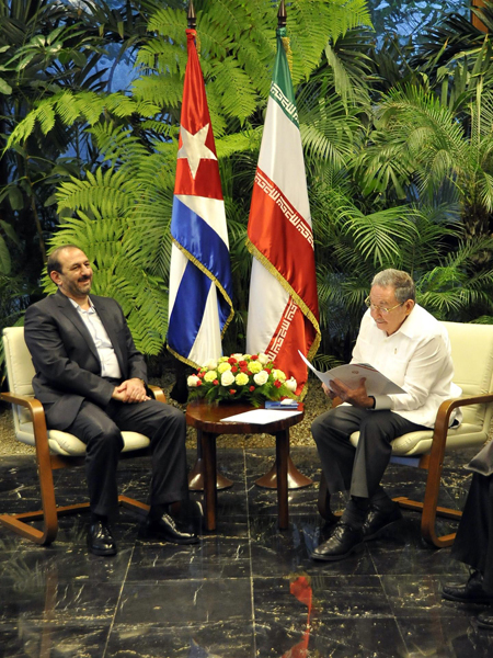 Raúl Castro Ruz y Doctor Ali Saeidlo