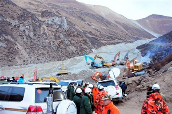 Mineros chinos sepultados por alud