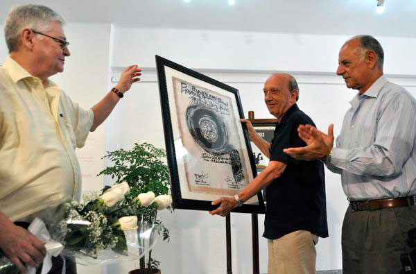 Recibe Manuel Pérez Premio Nacional de Cine 2013