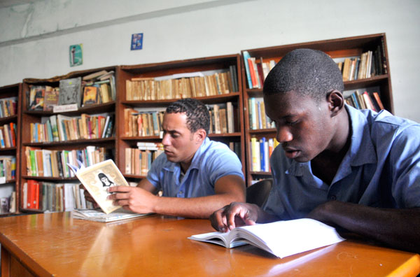 Biblioteca en el Centro de Jóvenes