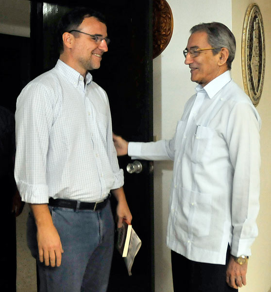 Recibe José Ramón Balaguer Cabrera al compañero Valter Ventura Pomar