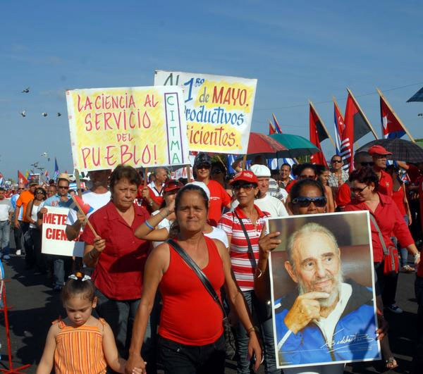 Desfile del pueblo cienfueguero