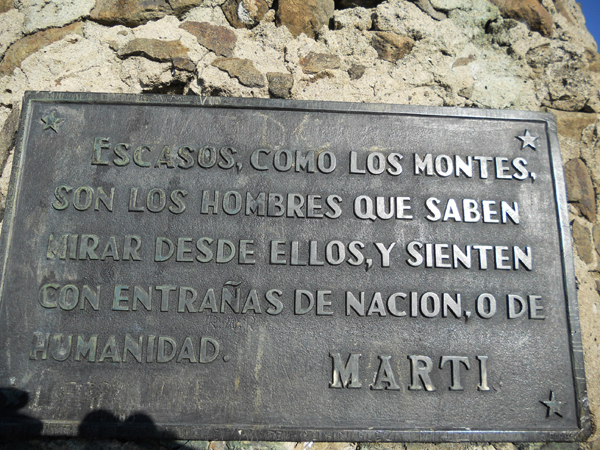 Busto de José Martí en el Pico Turquino