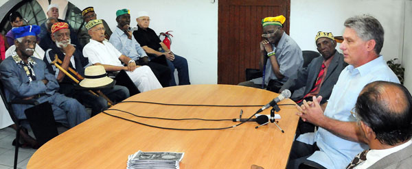Sostuvo Díaz-Canel encuentro con miembros de la Asociación Yoruba de Cuba