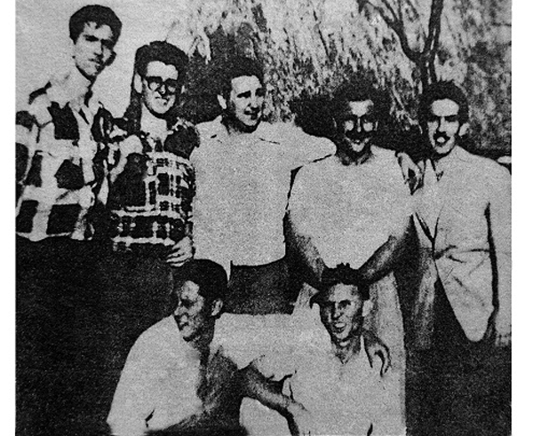 Fidel Castro, Abel Santamaría, Antonio (Ñico) López y otros compañeros en la finca Los Palos