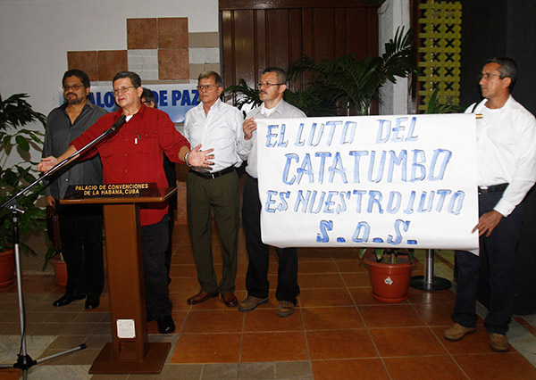 La delegación guerrillera mostró nuevamente su solidaridad con los campesinos