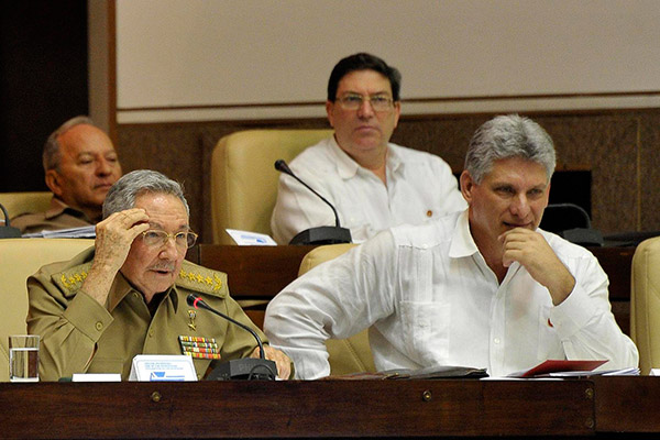 Raúl Castro y Miguel Díaz-Canel 
