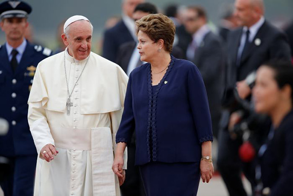 Papa Francisco recibido por Dilma Rousseff